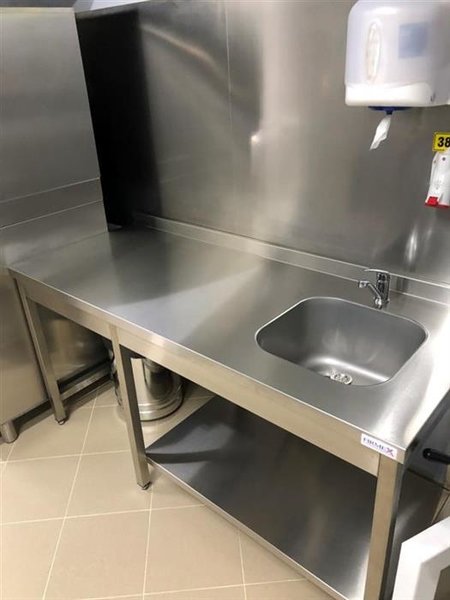 Masa din inox cu spalator